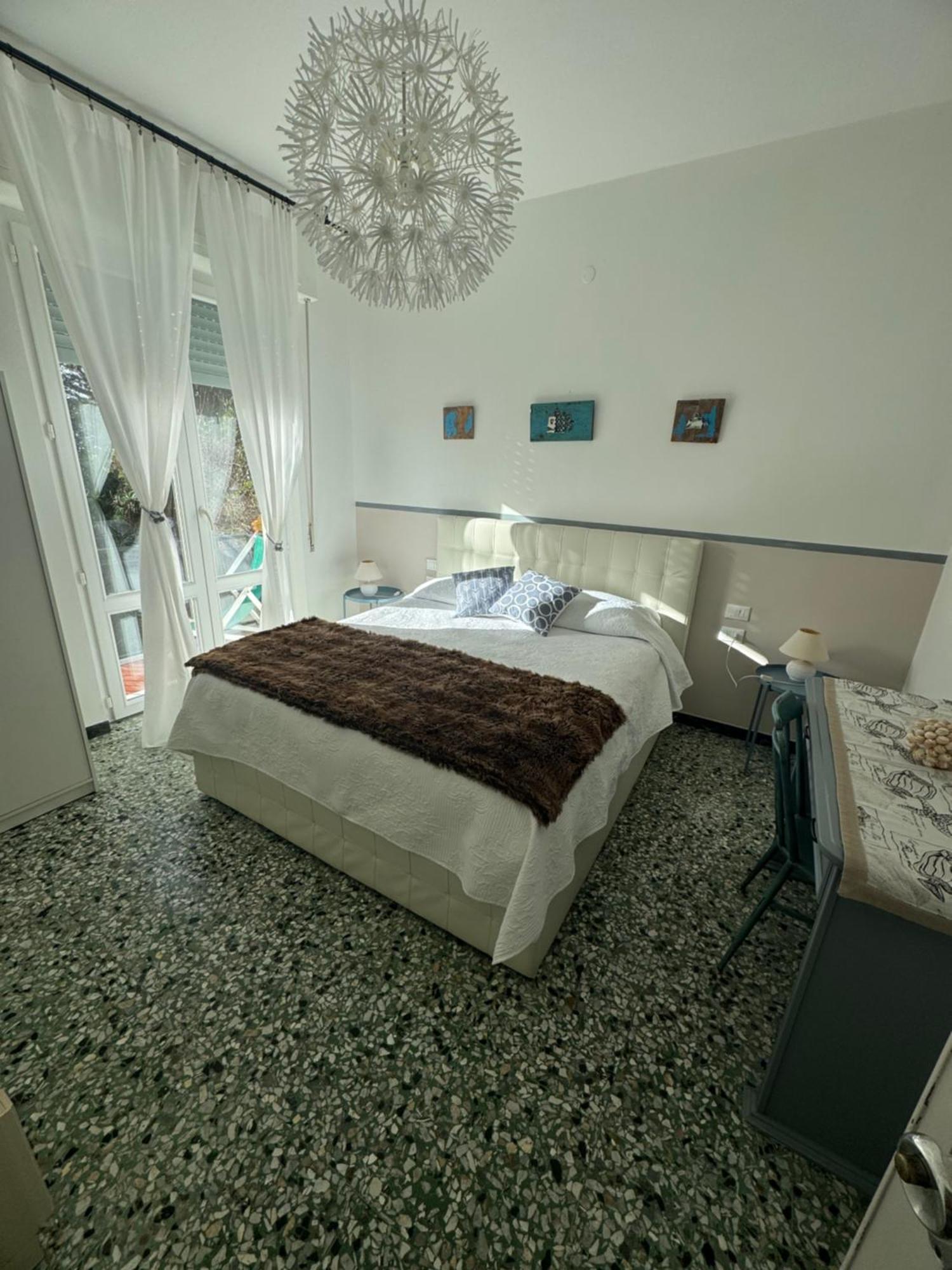 2-Bedroom Sunny Sea View With Balcony, La Casa Di Christine Monterosso al Mare Luaran gambar